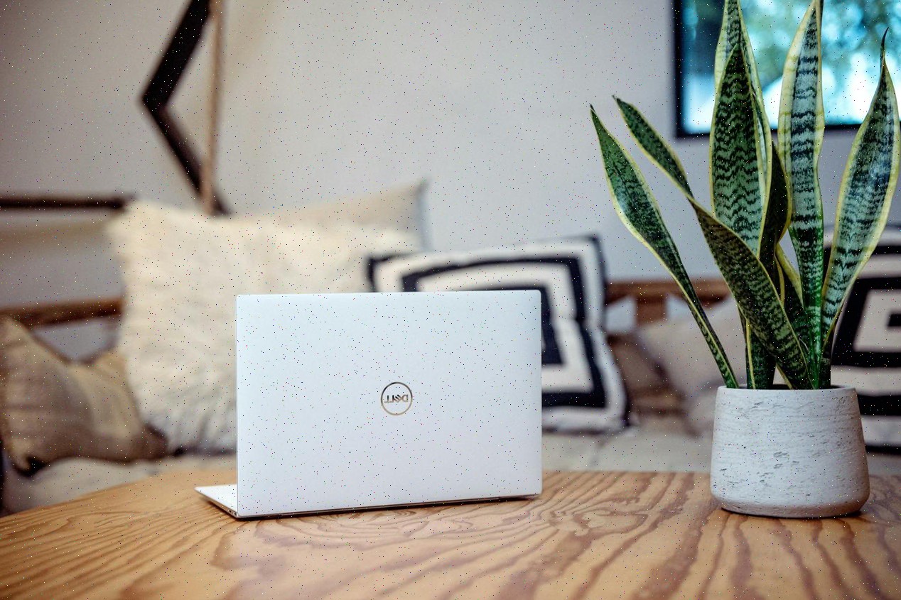 Robot evitador de obstáculos en prueba